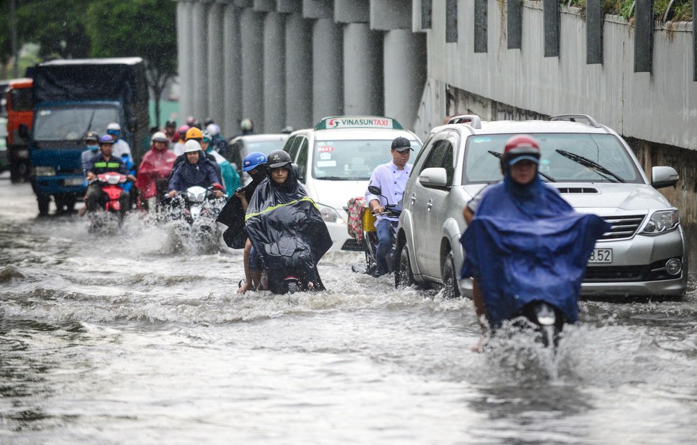 Siêu máy bơm chống ngập đường Nguyễn Hữu Cảnh TP Hồ Chí Minh